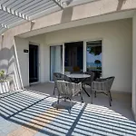 Superior Seaview Apt. With Pool