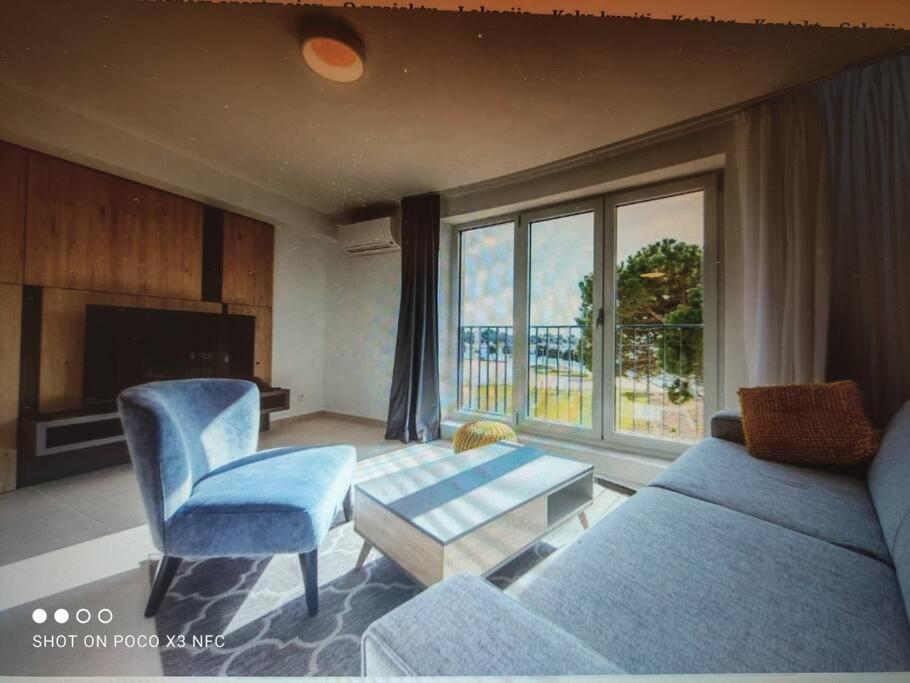 Superior Seaview Apt. With Pool