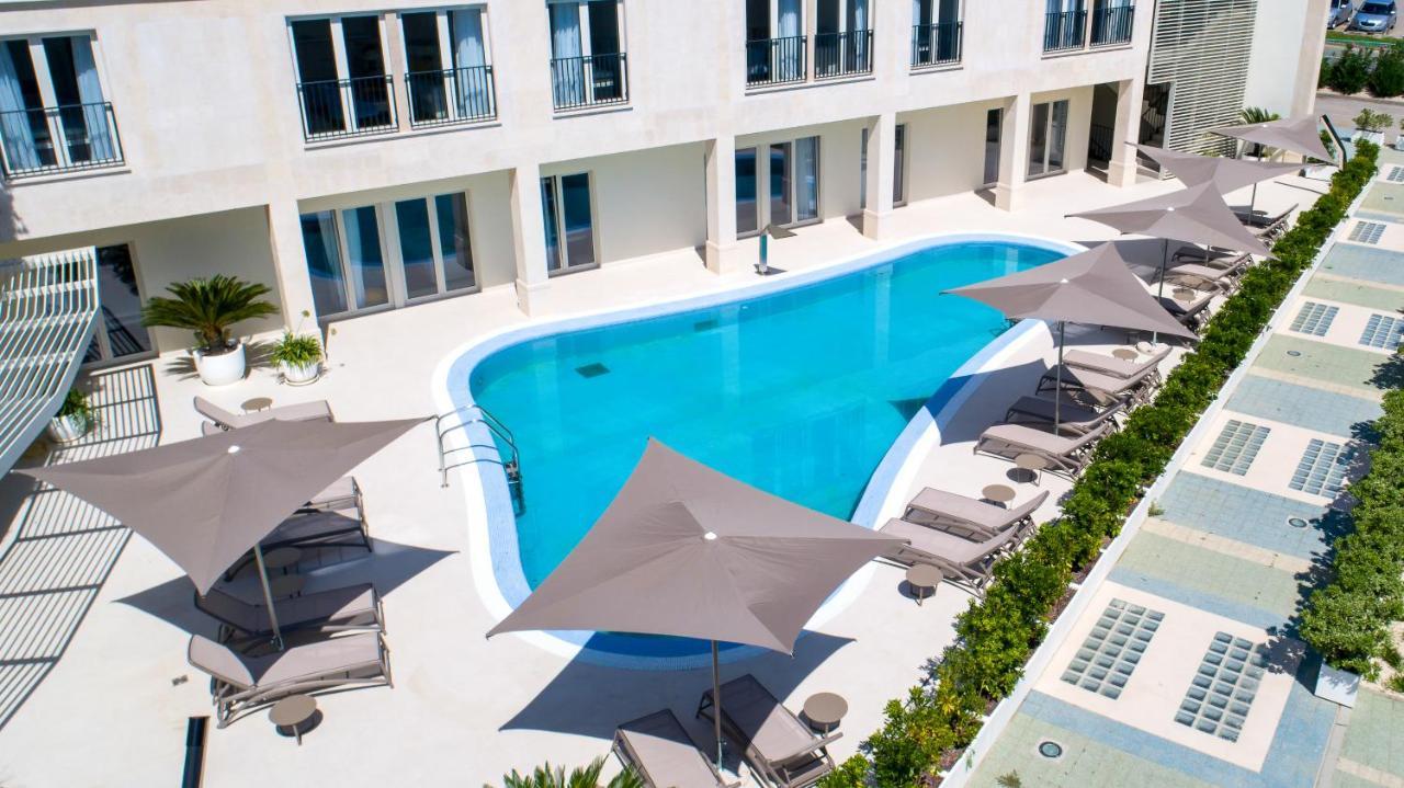 Superior Seaview Apt. With Pool Apartment
