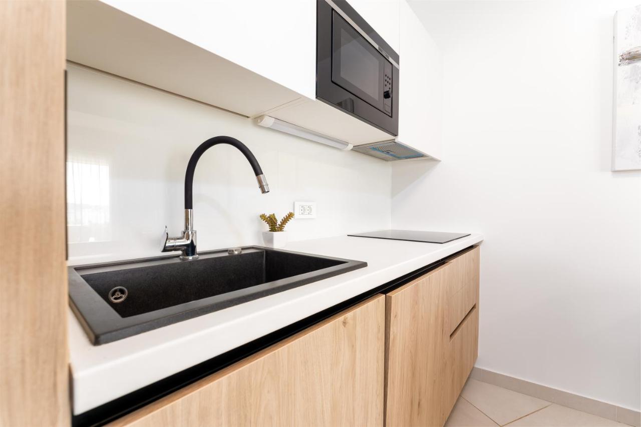Superior Seaview Apt. With Pool * Umag