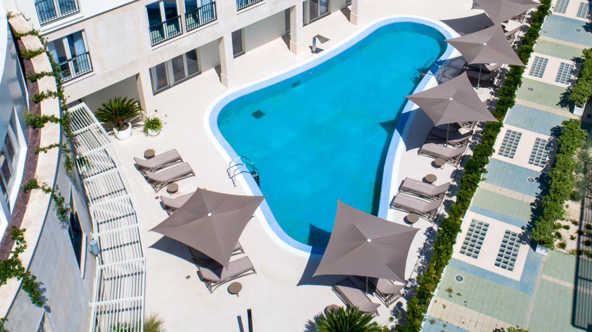 Superior Seaview Apt. With Pool Apartment