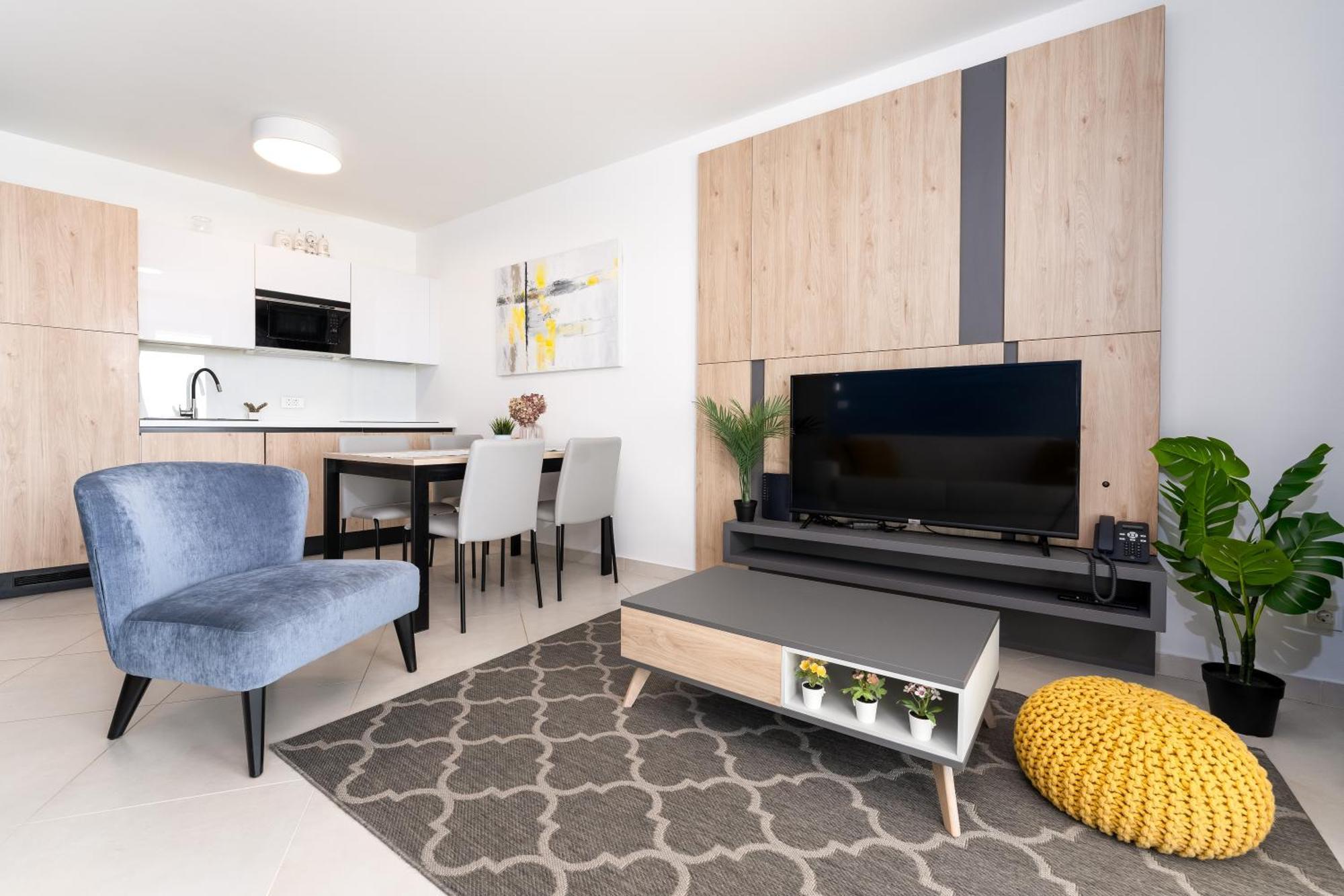 Superior Seaview Apt. With Pool Umag